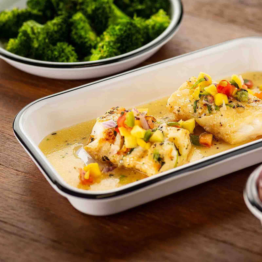 Canteen Collection Melamine Tray, White/Black, 10.25 x 6"